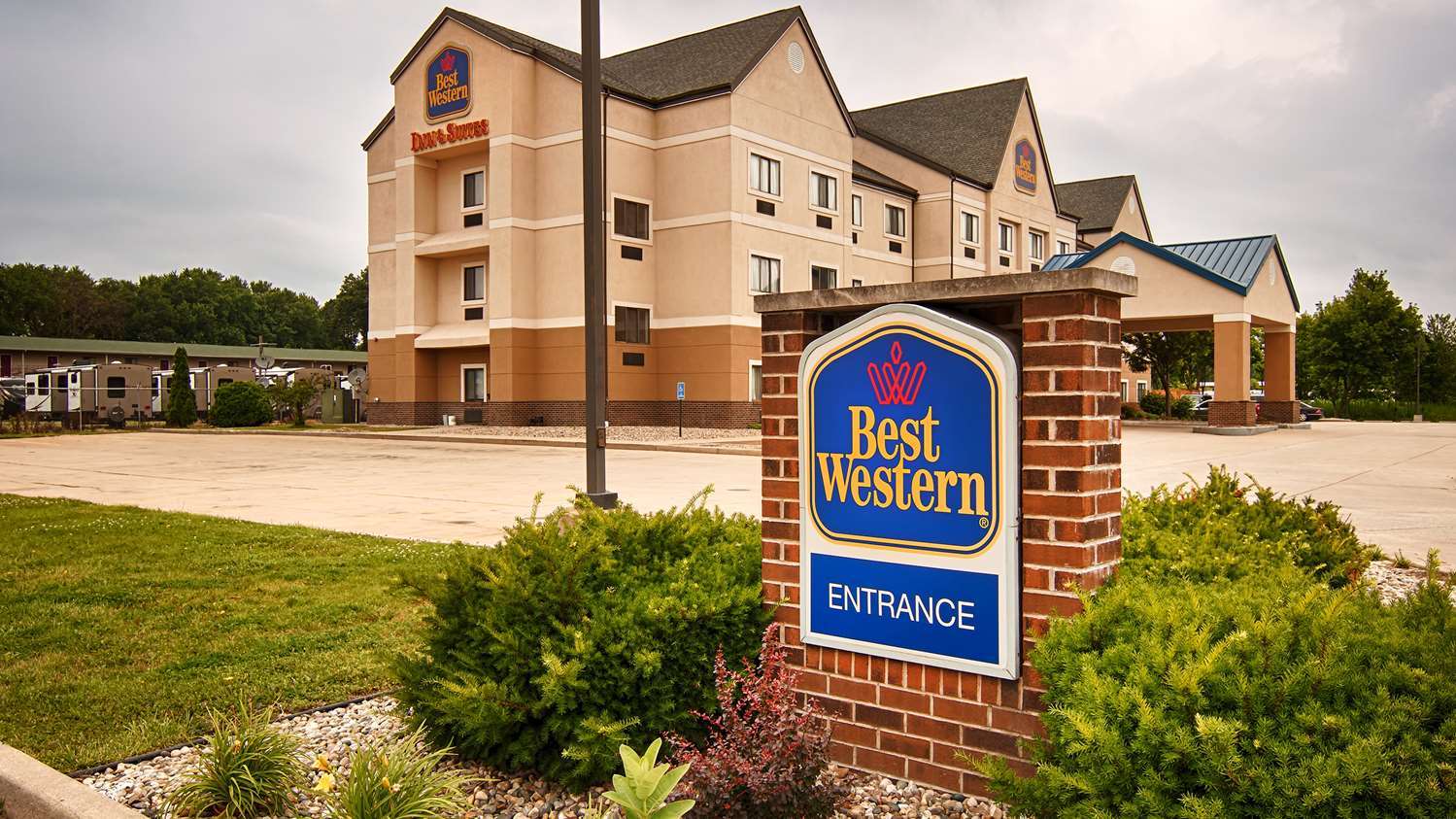Best Western Elkhart Inn & Suites Exterior photo